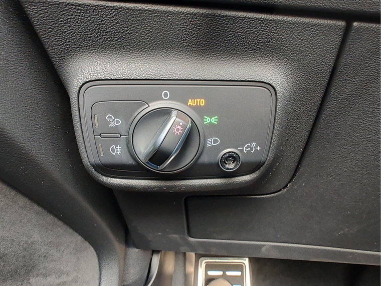 Vehicle Image 29