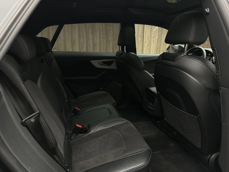 Vehicle Image 35