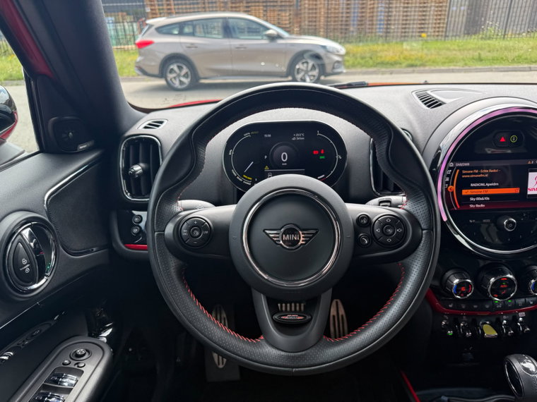 Vehicle Image 24