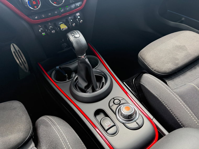 Vehicle Image 28