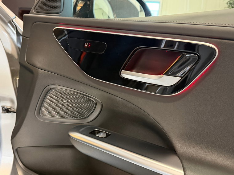 Vehicle Image 38