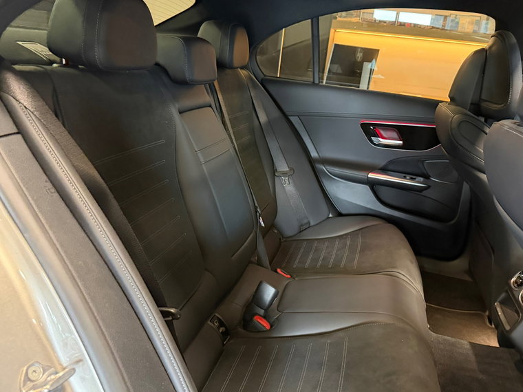 Vehicle Image 39