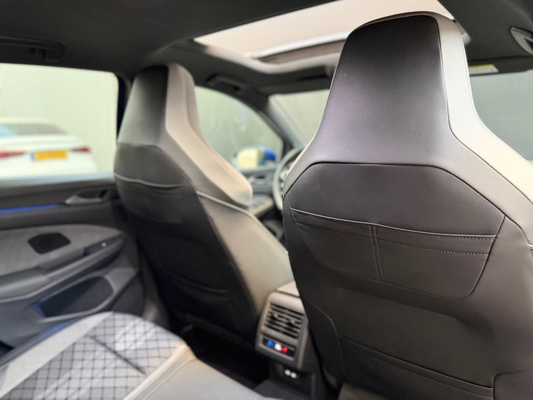Vehicle Image 33