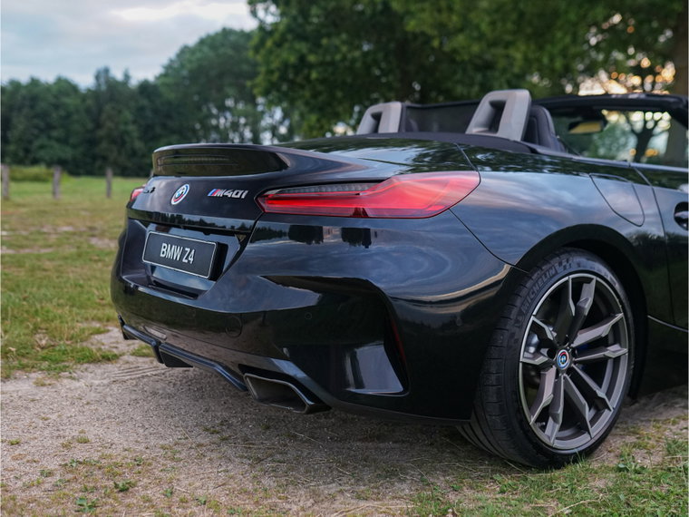 Vehicle Image 32