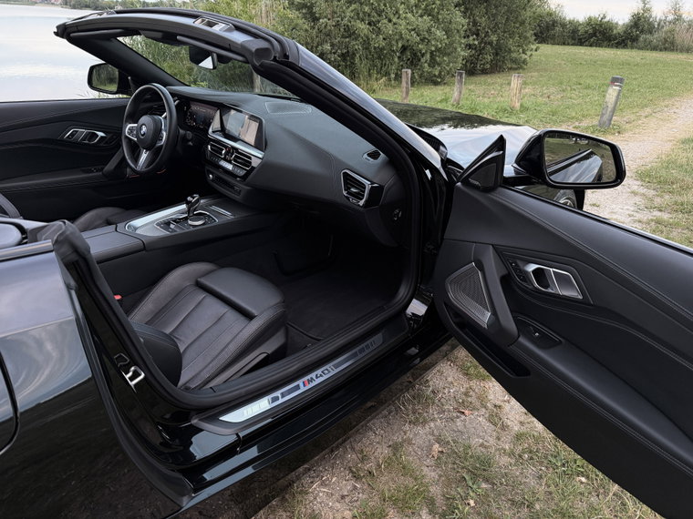 Vehicle Image 40