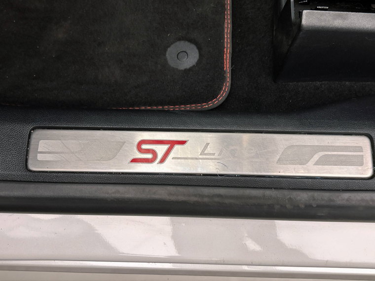 Vehicle Image 38