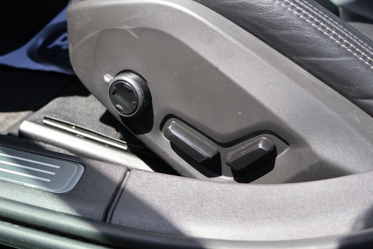 Vehicle Image 23