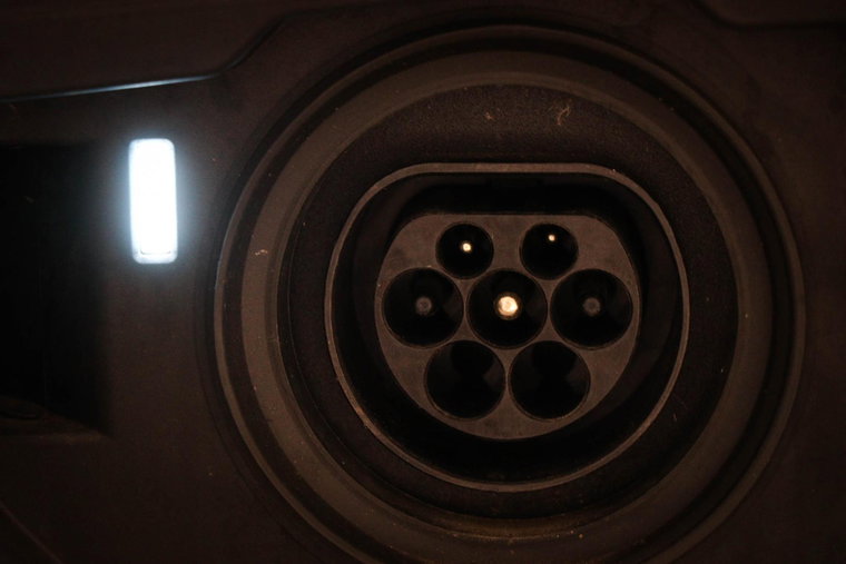 Vehicle Image 25