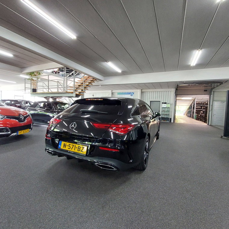 Vehicle Image 12