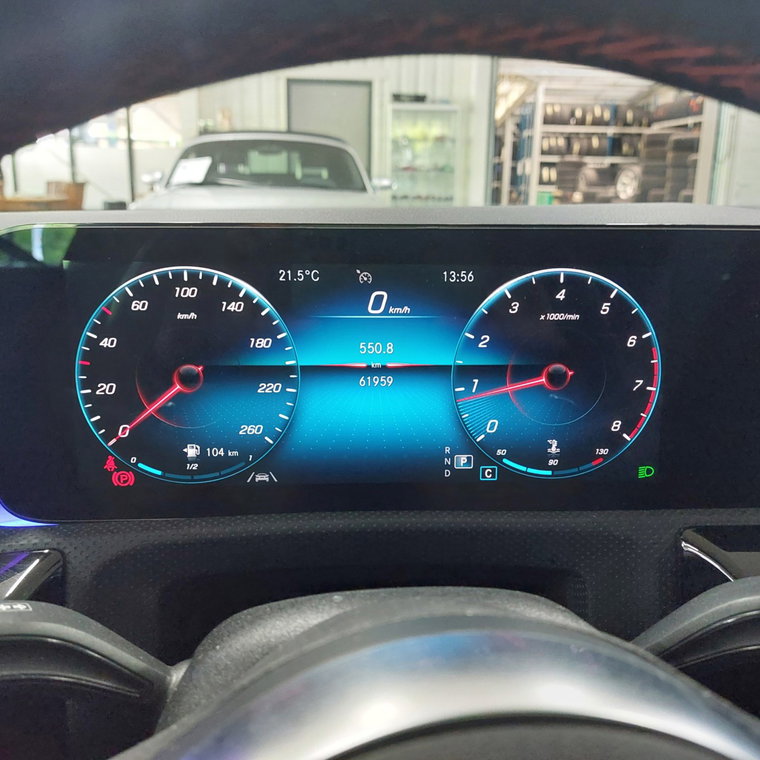 Vehicle Image 28