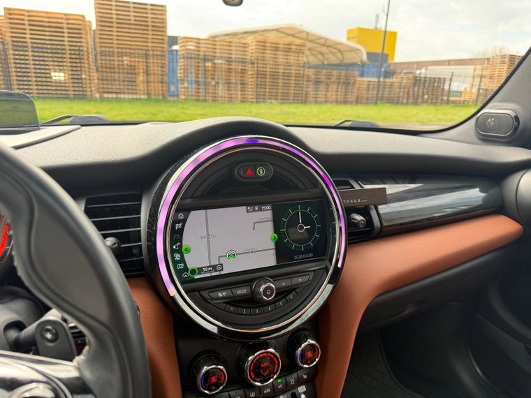 Vehicle Image 36