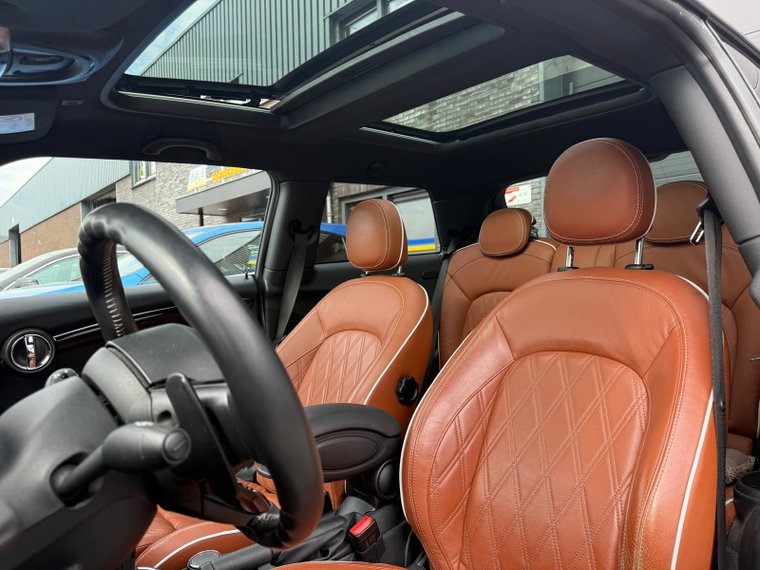 Vehicle Image 40