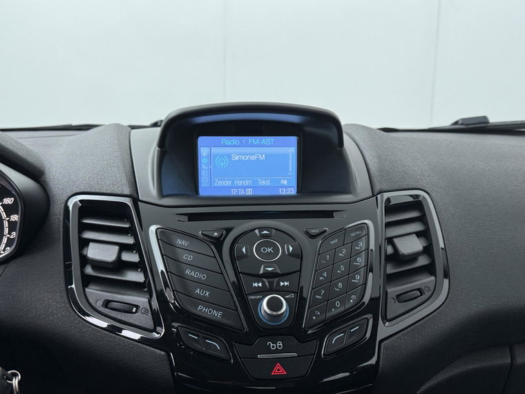 Vehicle Image 17