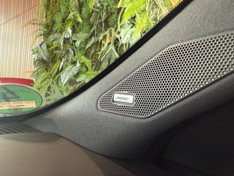 Vehicle Image 28