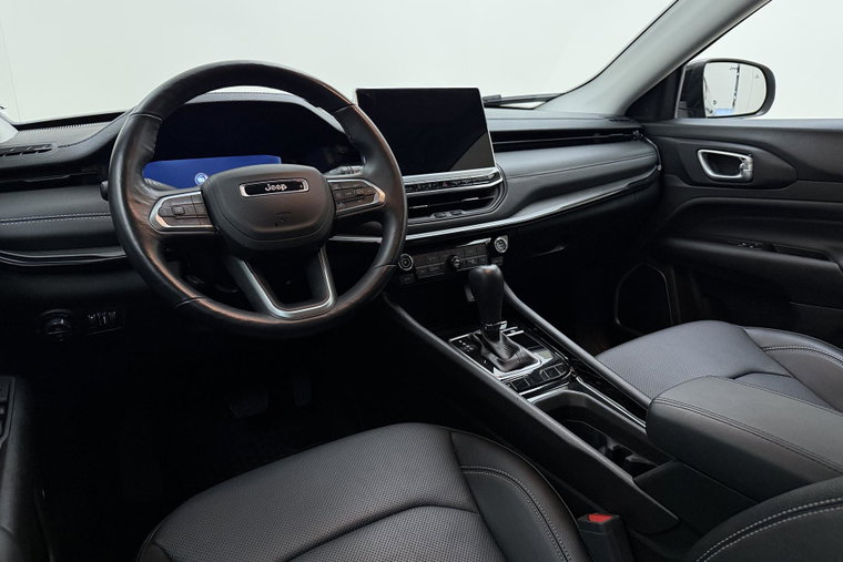 Vehicle Image 18