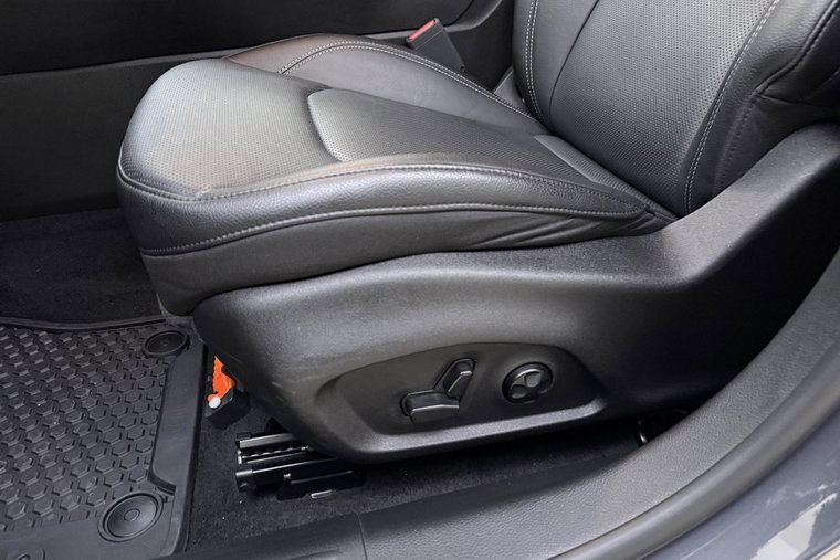 Vehicle Image 19