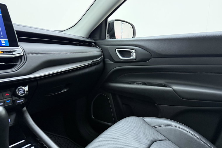 Vehicle Image 33