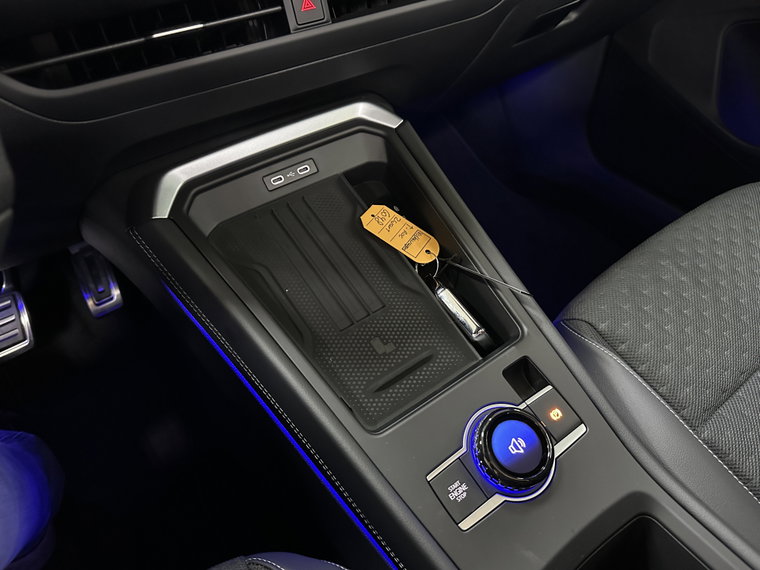 Vehicle Image 26