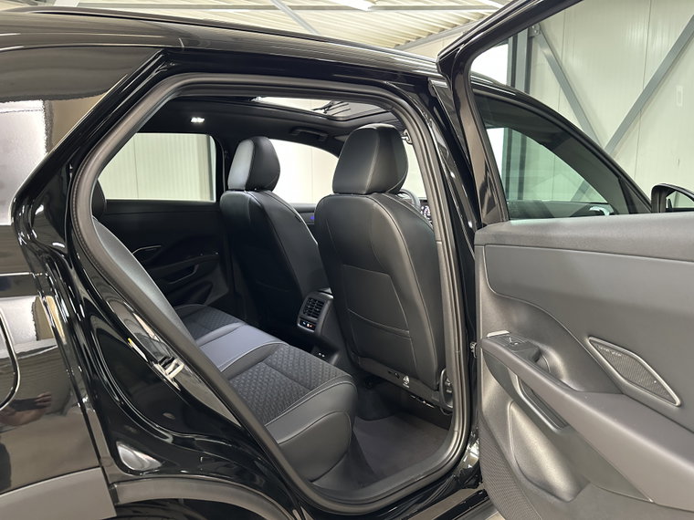 Vehicle Image 36