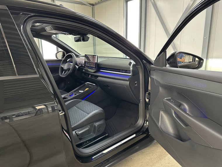 Vehicle Image 38