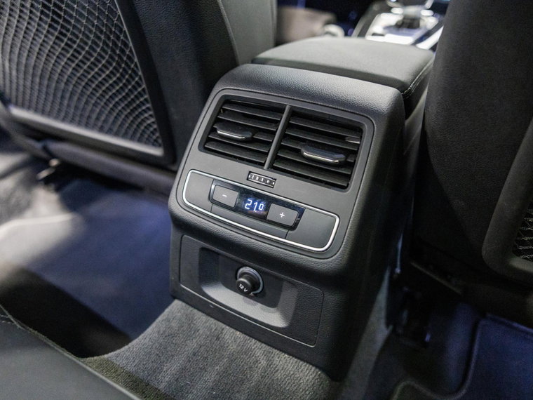 Vehicle Image 37