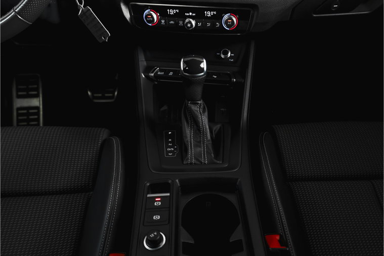 Vehicle Image 24