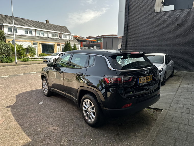Vehicle Image 34