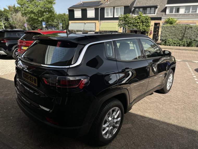Vehicle Image 35