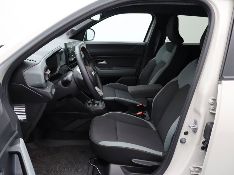 Vehicle Image 19