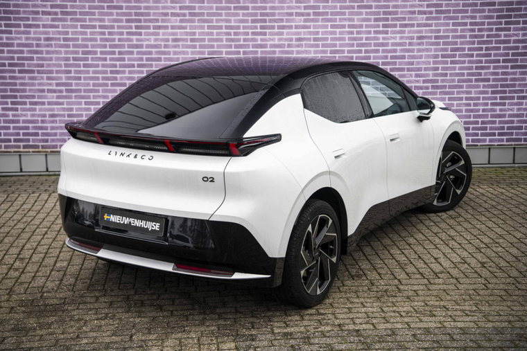 Vehicle Image 16
