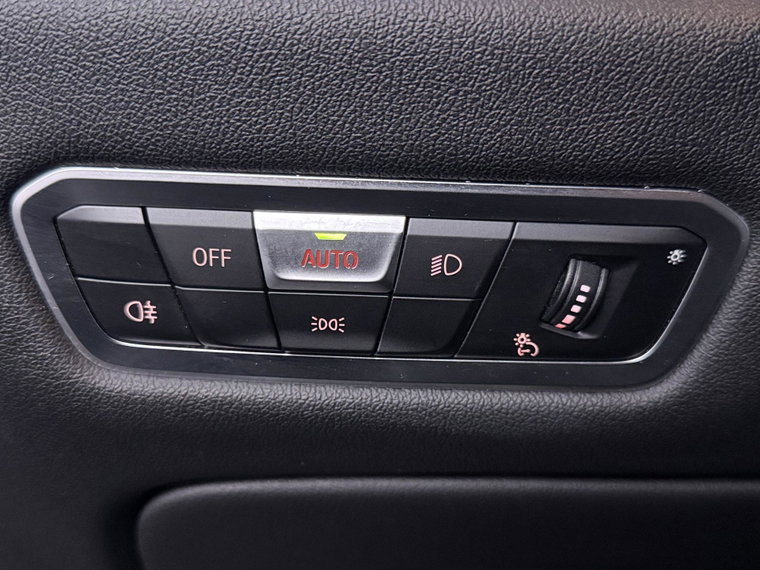 Vehicle Image 33