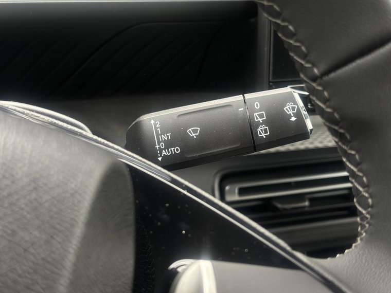 Vehicle Image 33