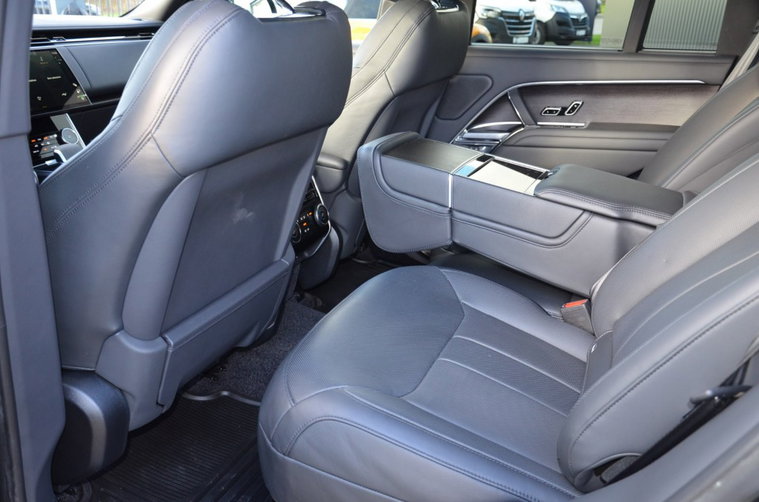 Vehicle Image 14