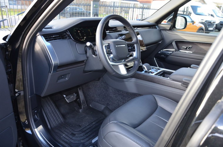 Vehicle Image 10