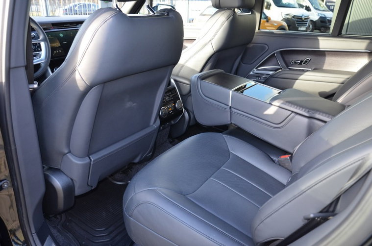Vehicle Image 11