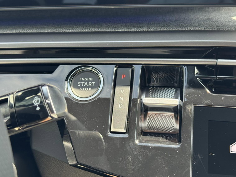 Vehicle Image 38
