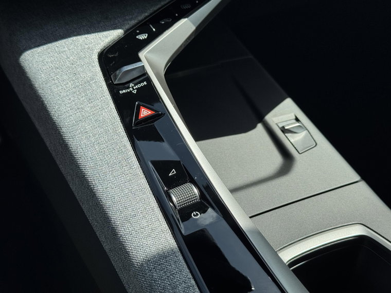 Vehicle Image 52