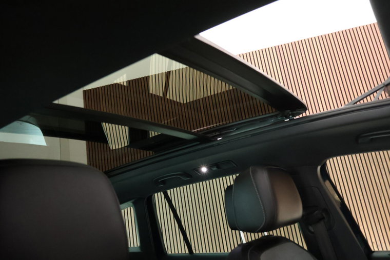 Vehicle Image 36