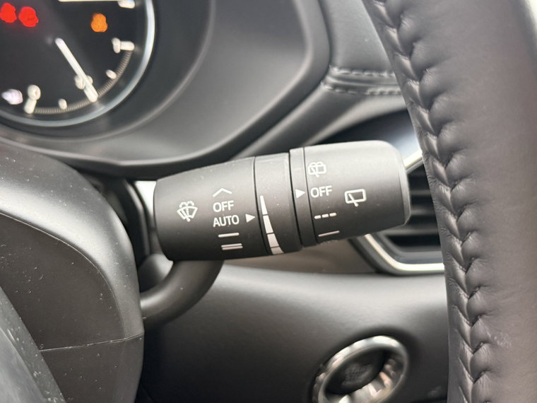 Vehicle Image 23