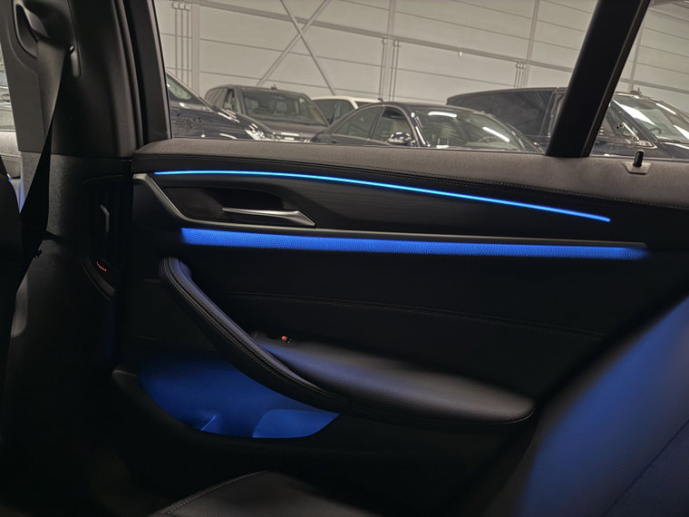 Vehicle Image 52