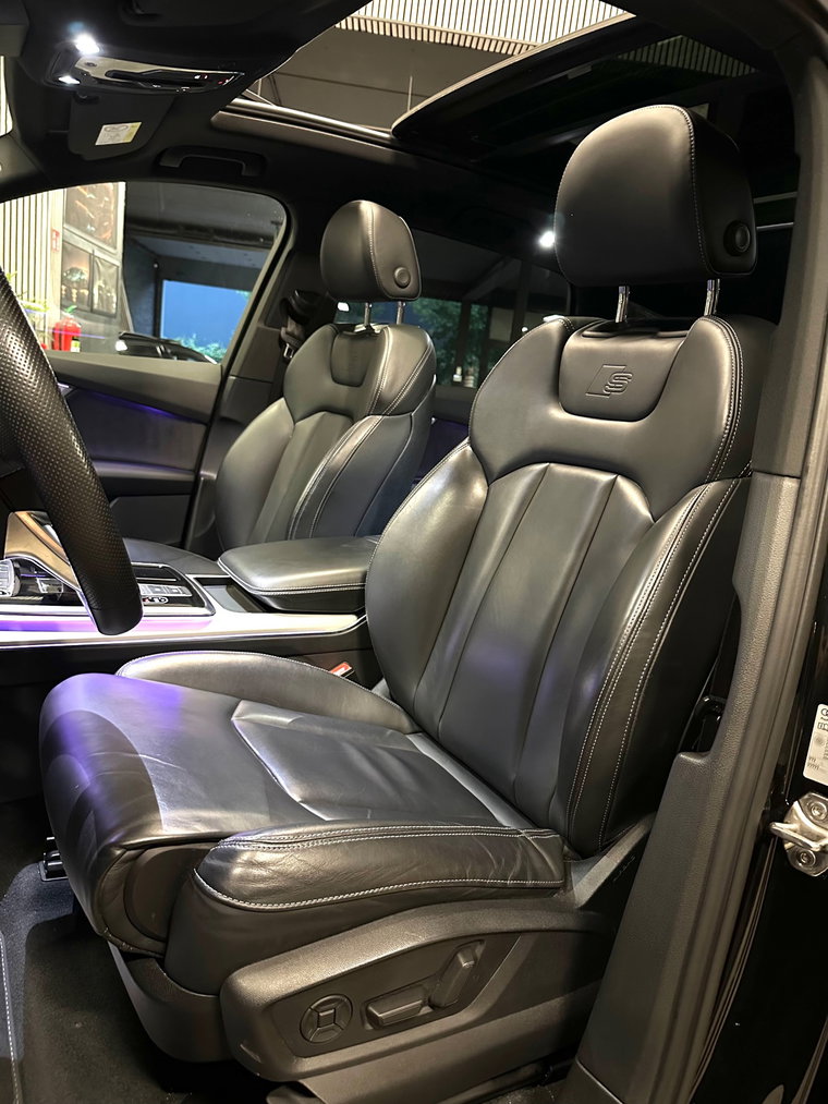 Vehicle Image 13
