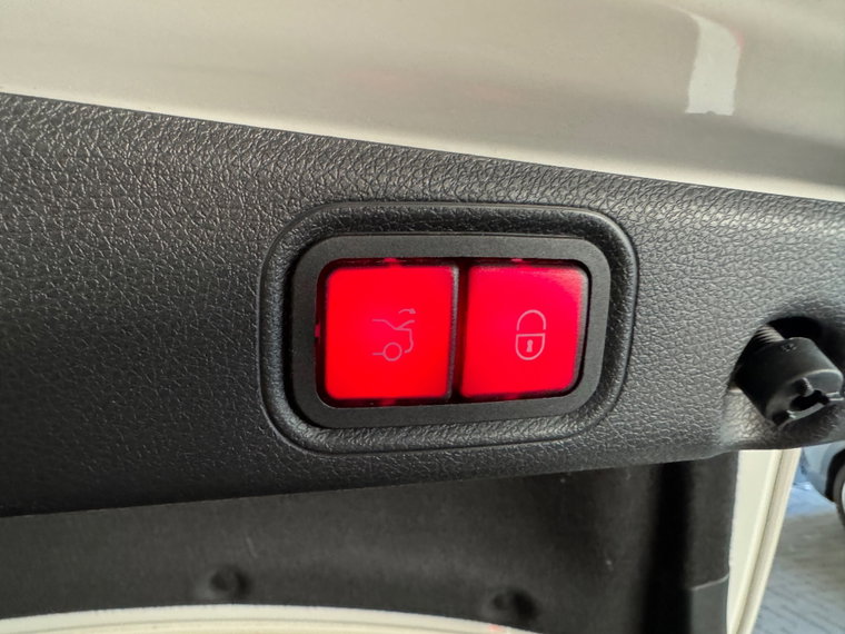 Vehicle Image 38