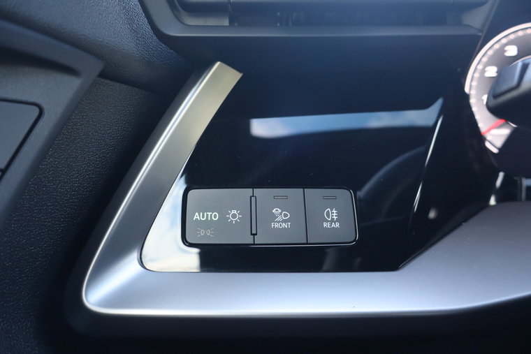 Vehicle Image 28