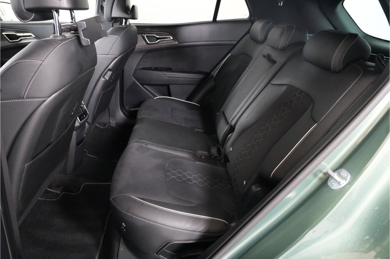 Vehicle Image 14