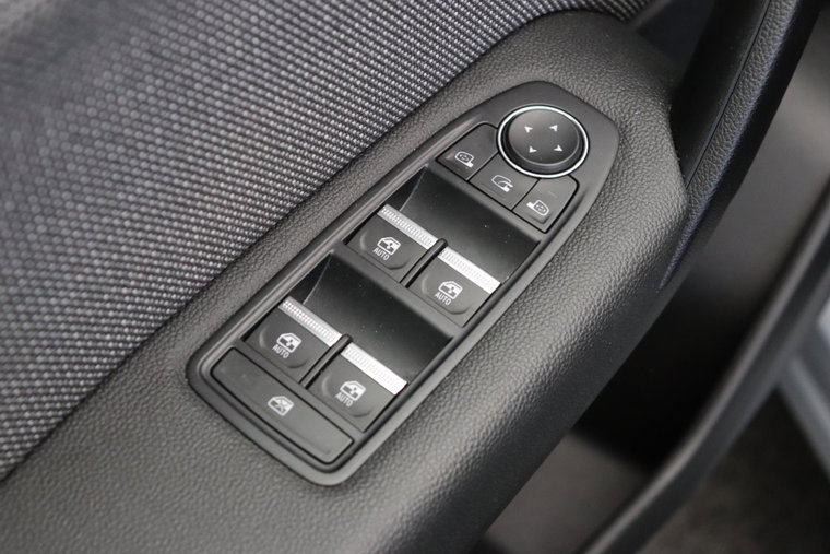 Vehicle Image 40