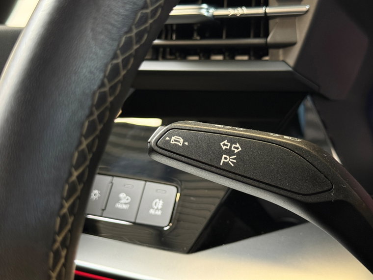 Vehicle Image 34