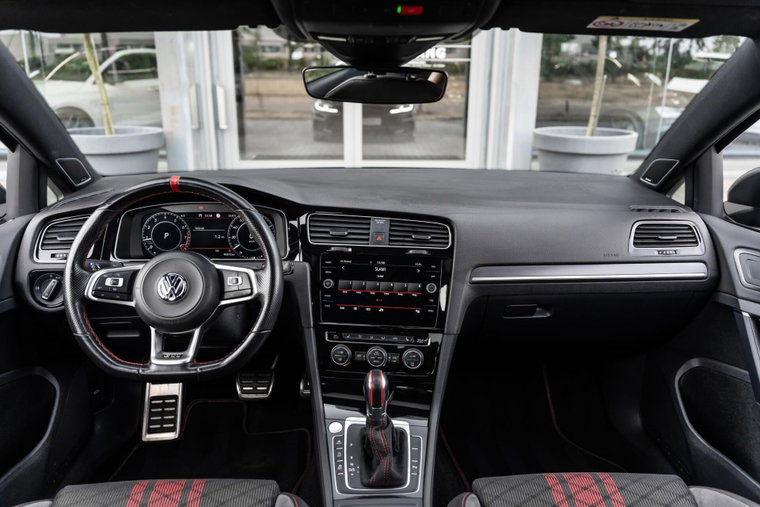 Vehicle Image 15
