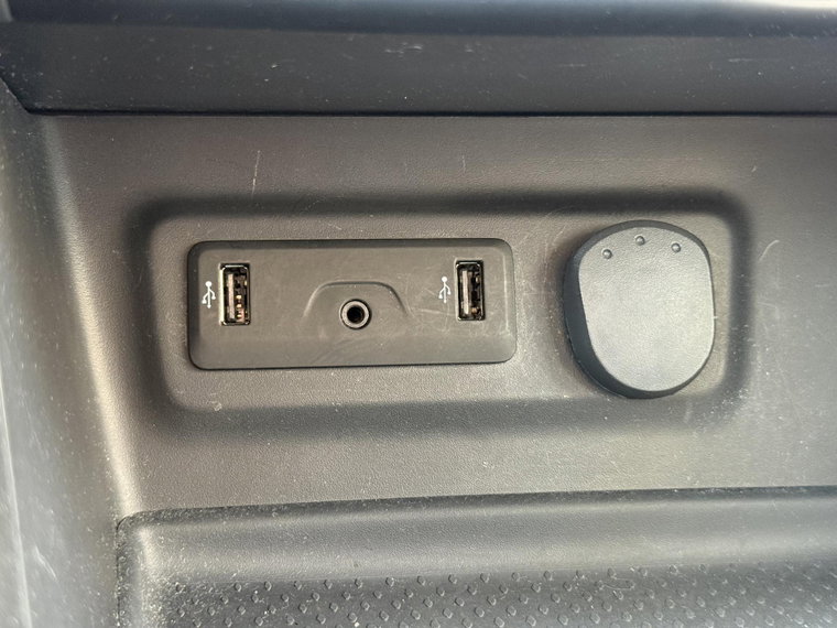 Vehicle Image 33