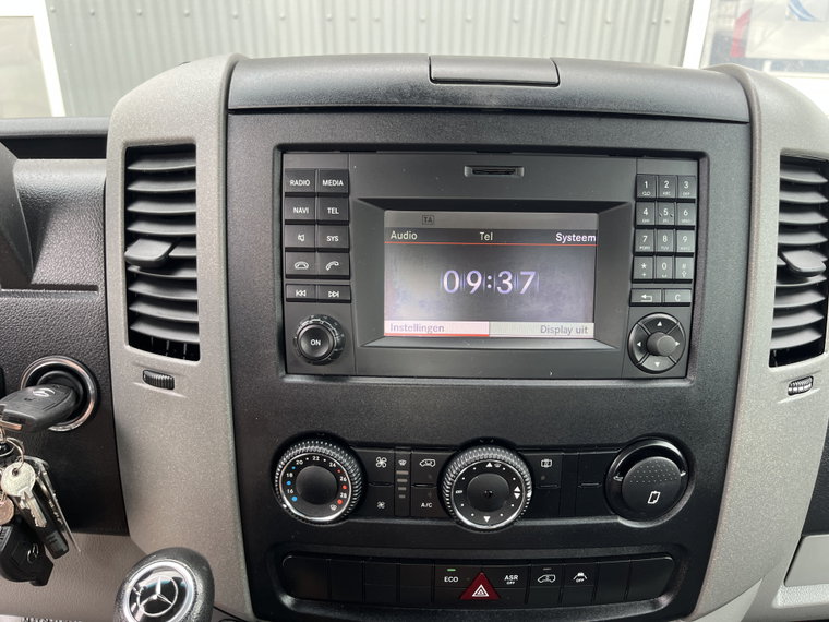 Vehicle Image 33
