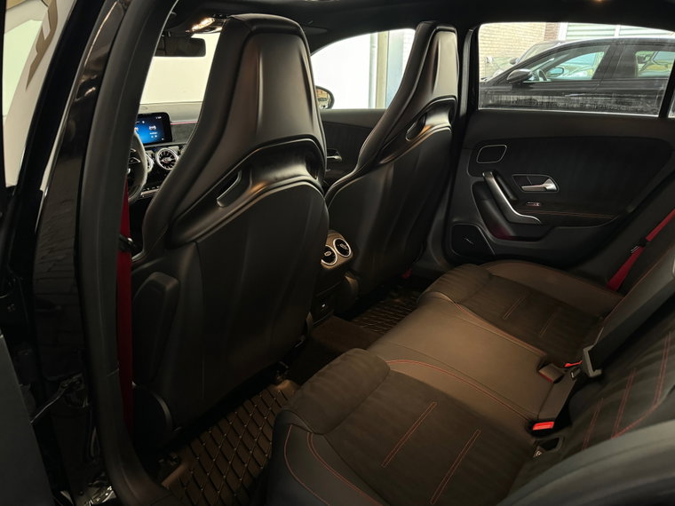 Vehicle Image 21